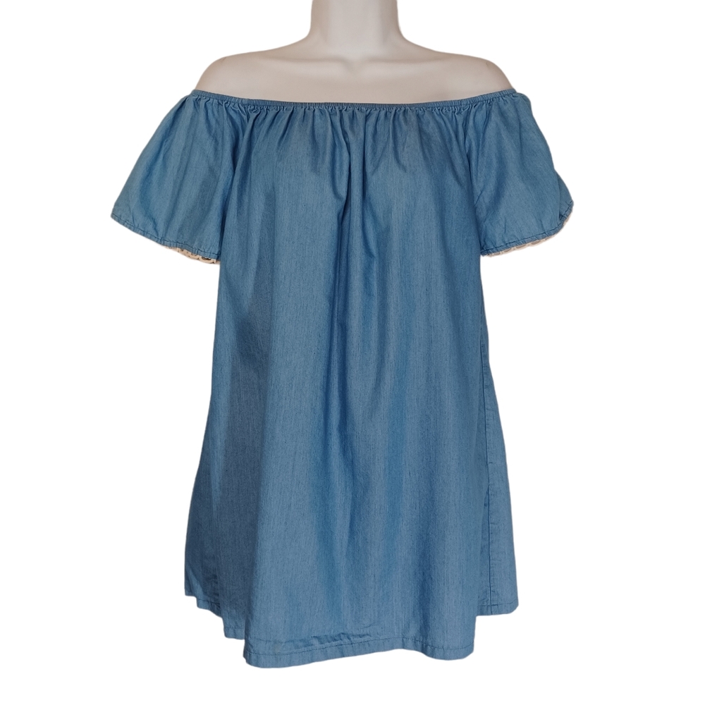 FOREVER 21 Chambray Blue Off The Shoulder Cream Lace Trim Tunic Top Small